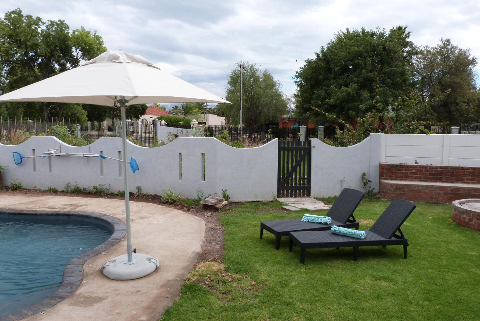 Hannah's Haven Studio Deluxe Apartment Beaufort West Bagian luar foto