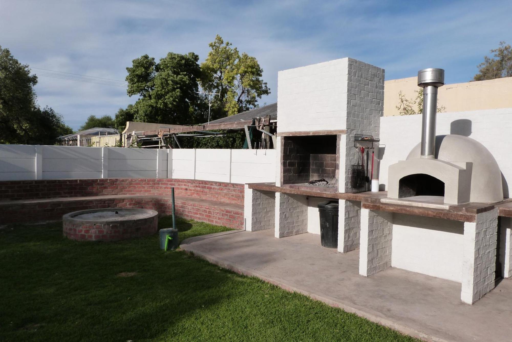 Hannah's Haven Studio Deluxe Apartment Beaufort West Bagian luar foto